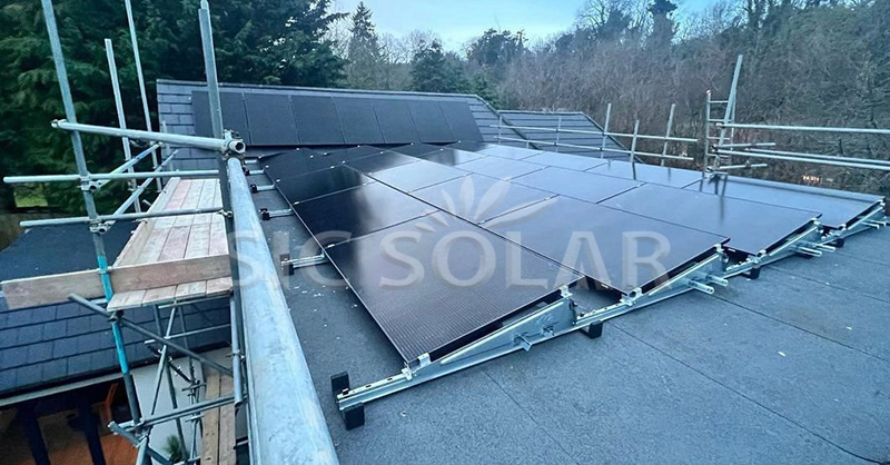 mounting solar panels on flat roof