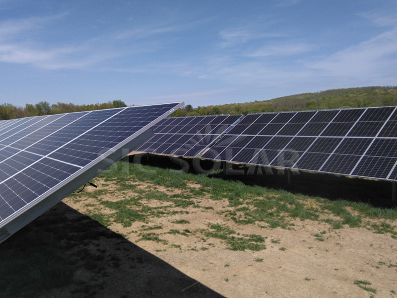 إطار طاقة شمسية مثبت على الأرض بقدرة 100 كيلو وات في أستراليا