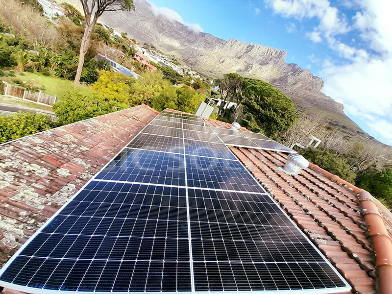 حوامل الطاقة الشمسية لأسقف البلاط السيراميكي بقدرة ٢٠ كيلو واط في الولايات المتحدة الأمريكية