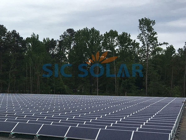 نظام الطاقة الشمسية الأرضي بقدرة 3.5 ميجاوات في جمهورية التشيك