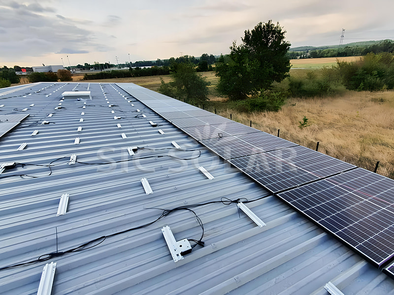 حامل سقف شمسي صغير K2 بقدرة 36 كيلو وات في فرنسا